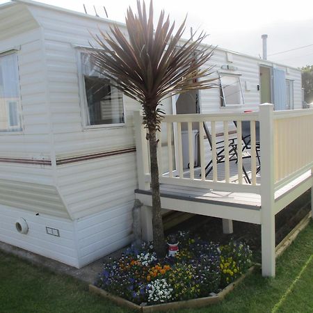 Summer Breeze Caravan Bacton  Екстериор снимка