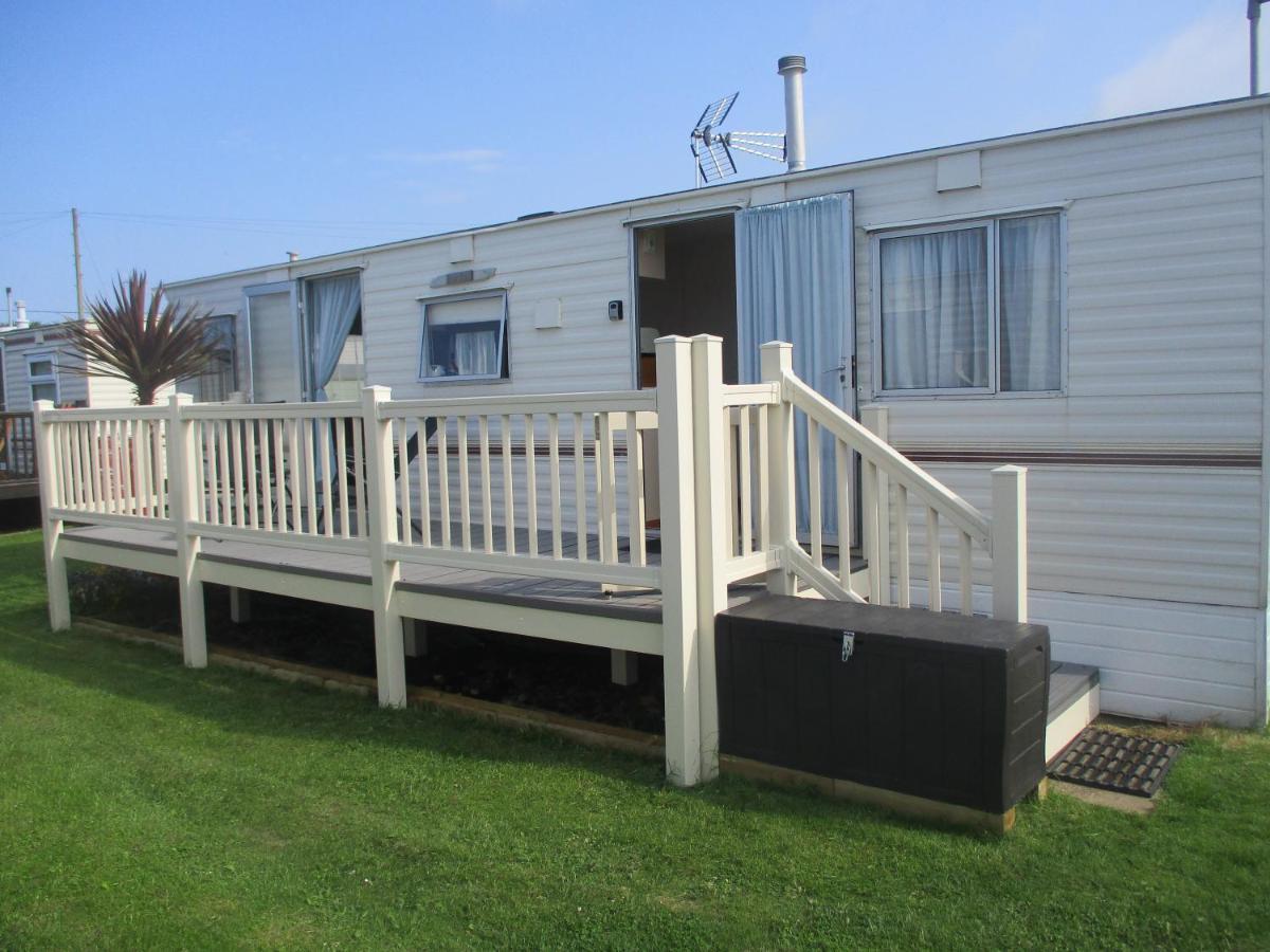 Summer Breeze Caravan Bacton  Екстериор снимка