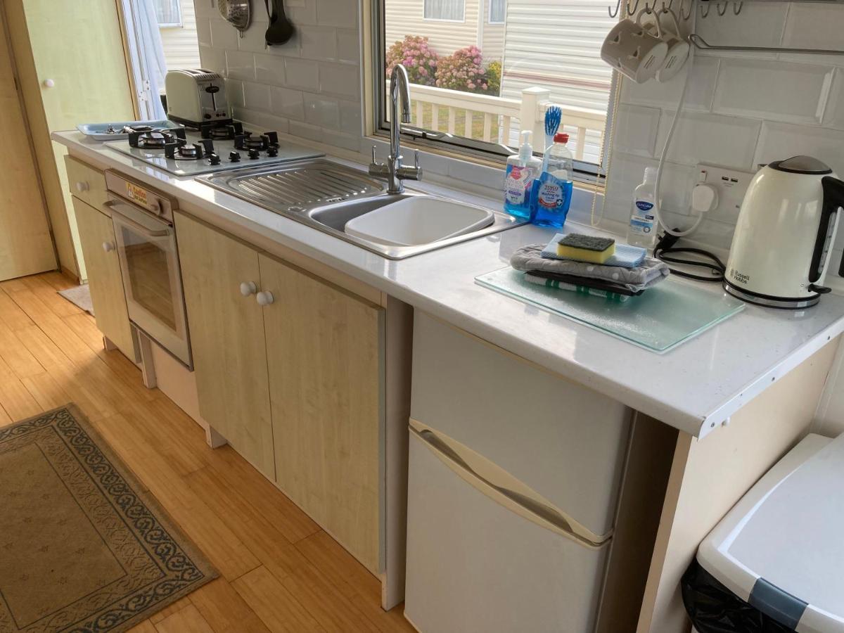 Summer Breeze Caravan Bacton  Екстериор снимка