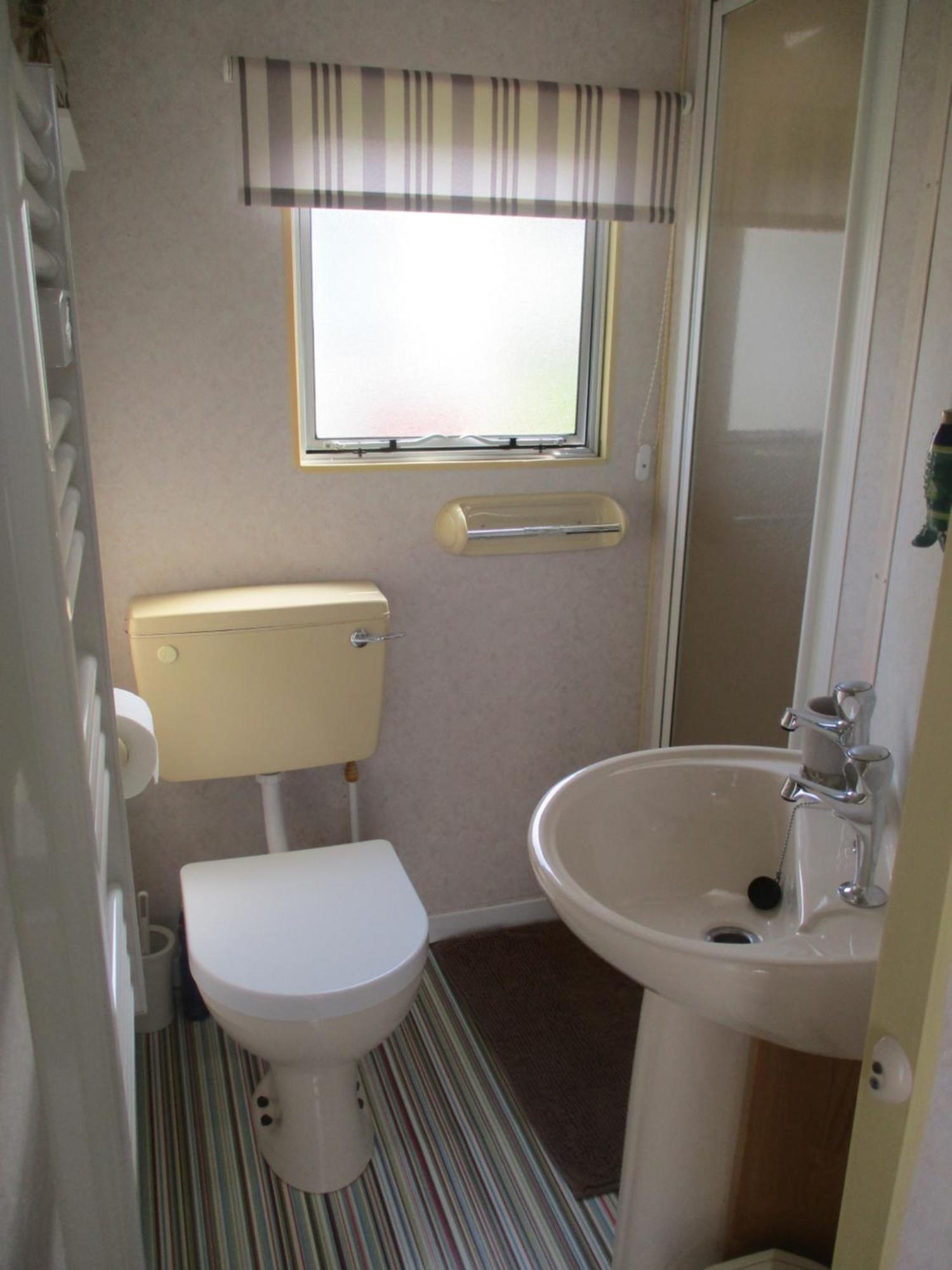 Summer Breeze Caravan Bacton  Екстериор снимка