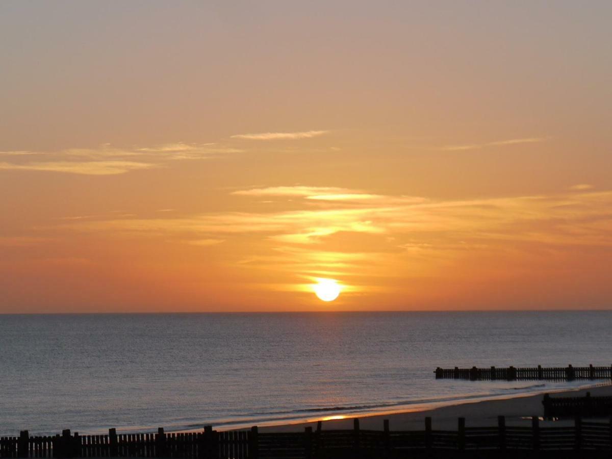 Summer Breeze Caravan Bacton  Екстериор снимка