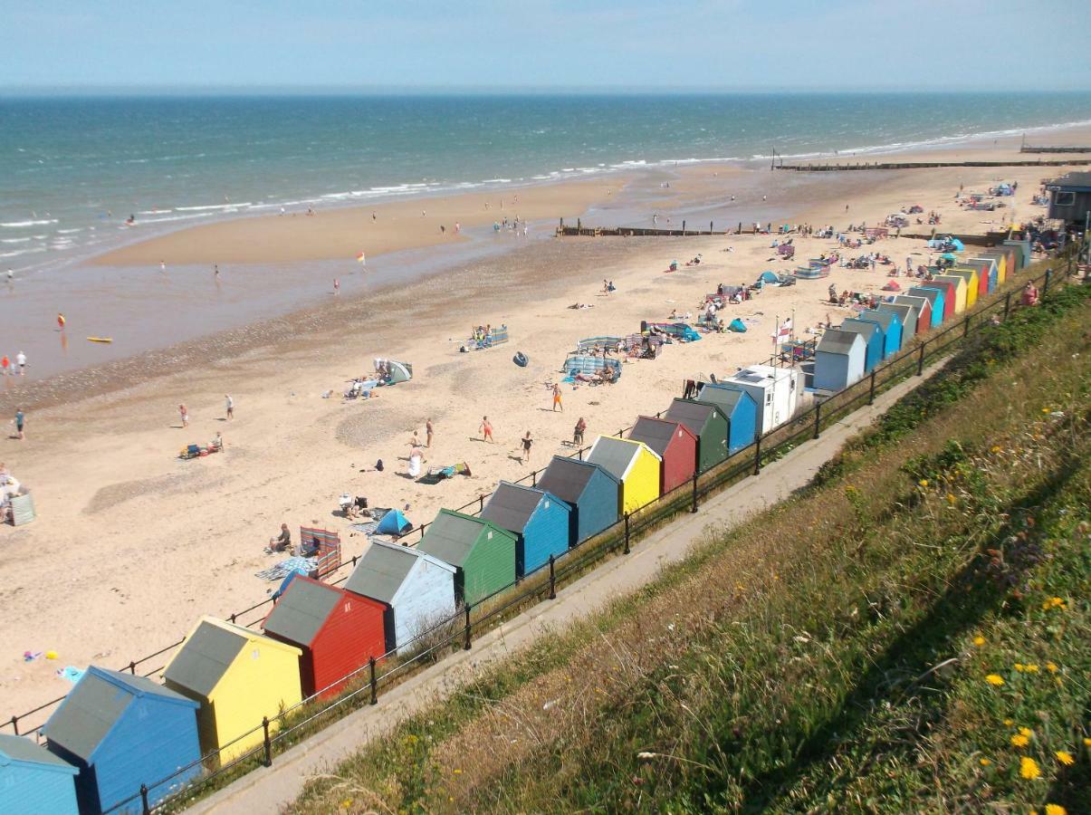 Summer Breeze Caravan Bacton  Екстериор снимка